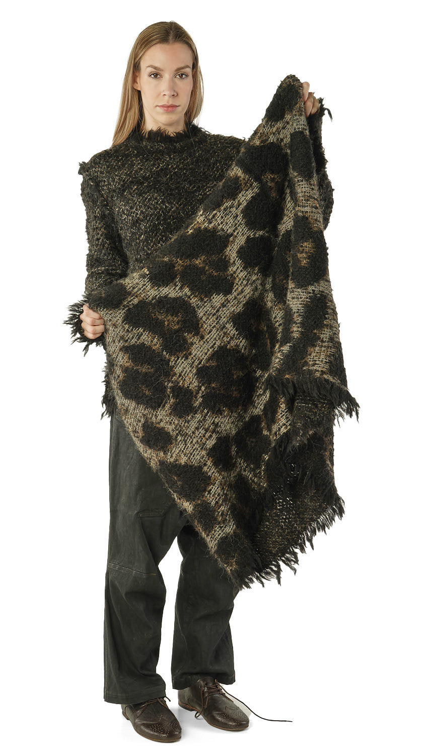 PRE-ORDER Rundholz Mainline Shawl Leo Jacquard