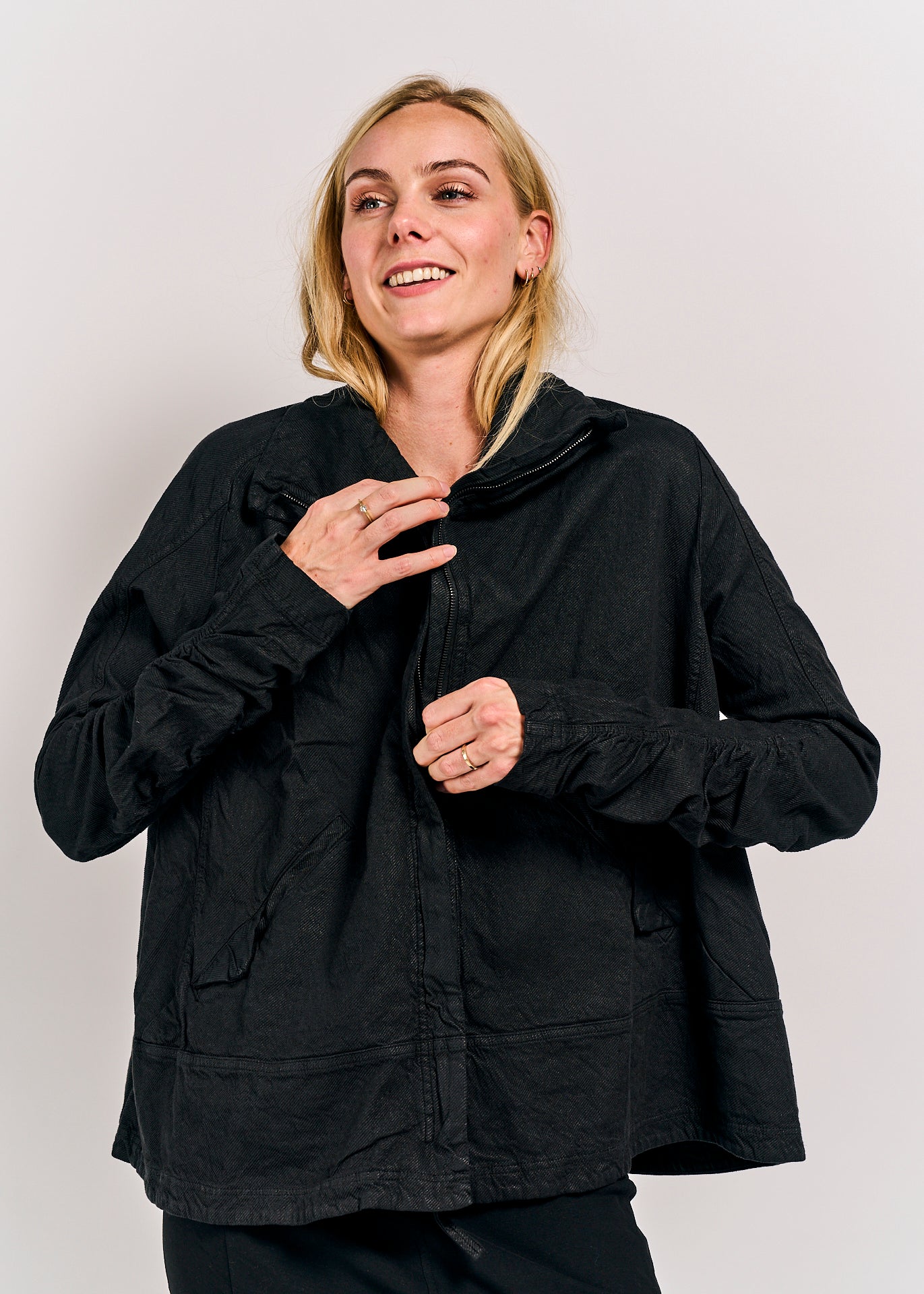 Rundholz DIP Jacket Black