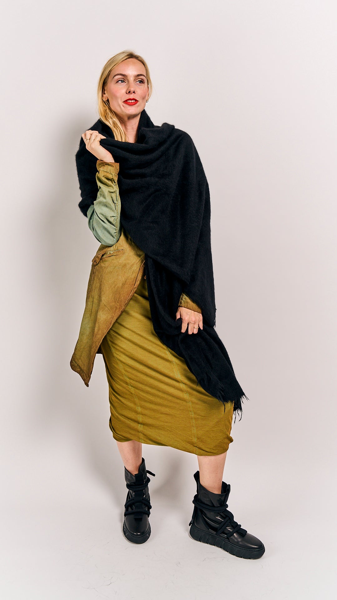 Rundholz DIP Fox Shawl Black