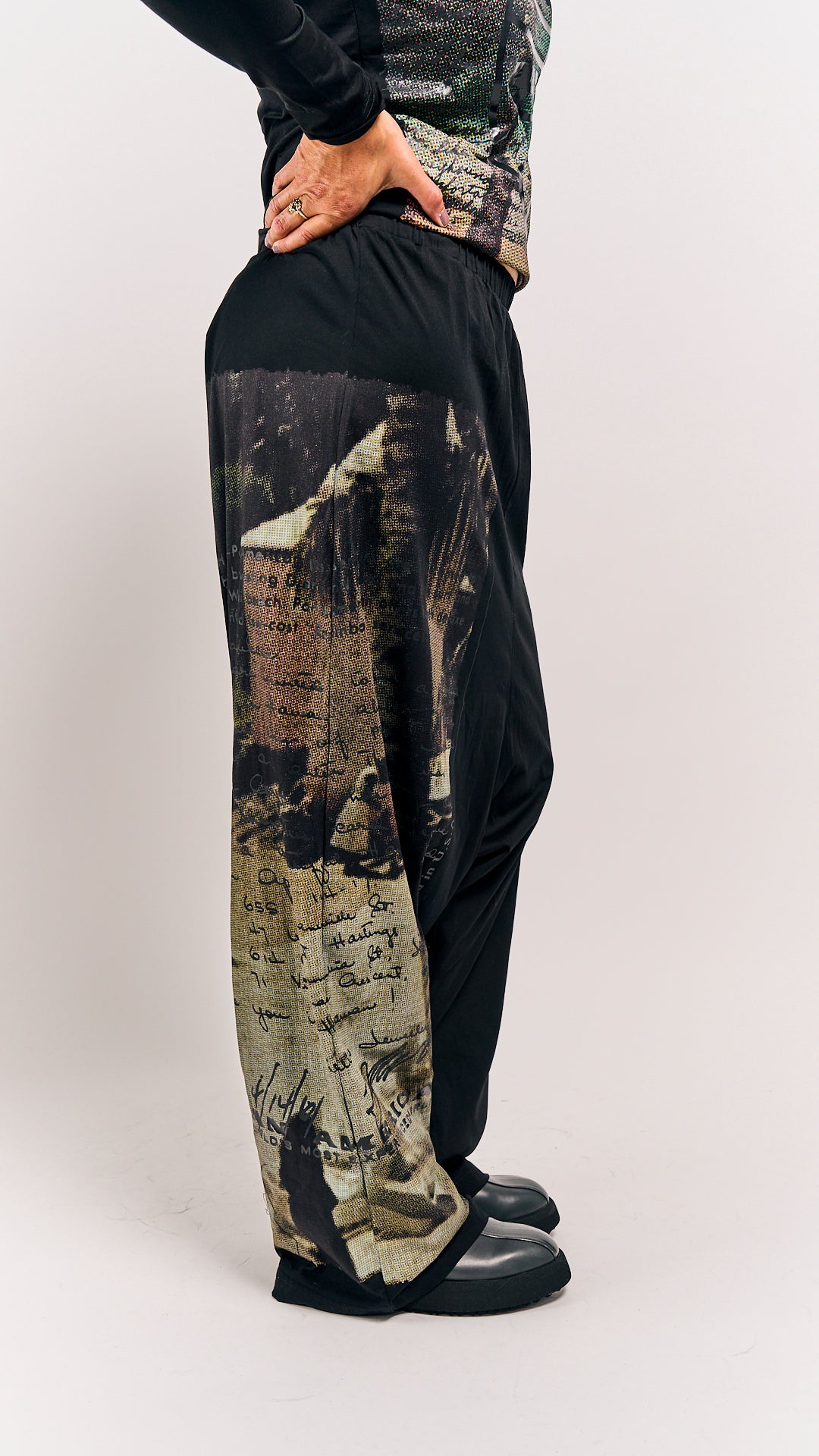 Rundholz DIP Trousers Waikiki Black Print