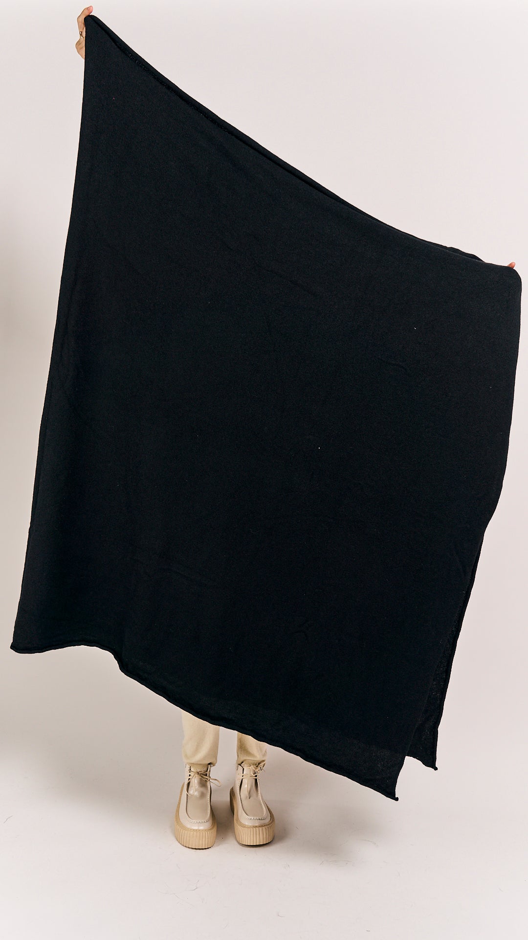 Rundholz Mainline Shawl Black