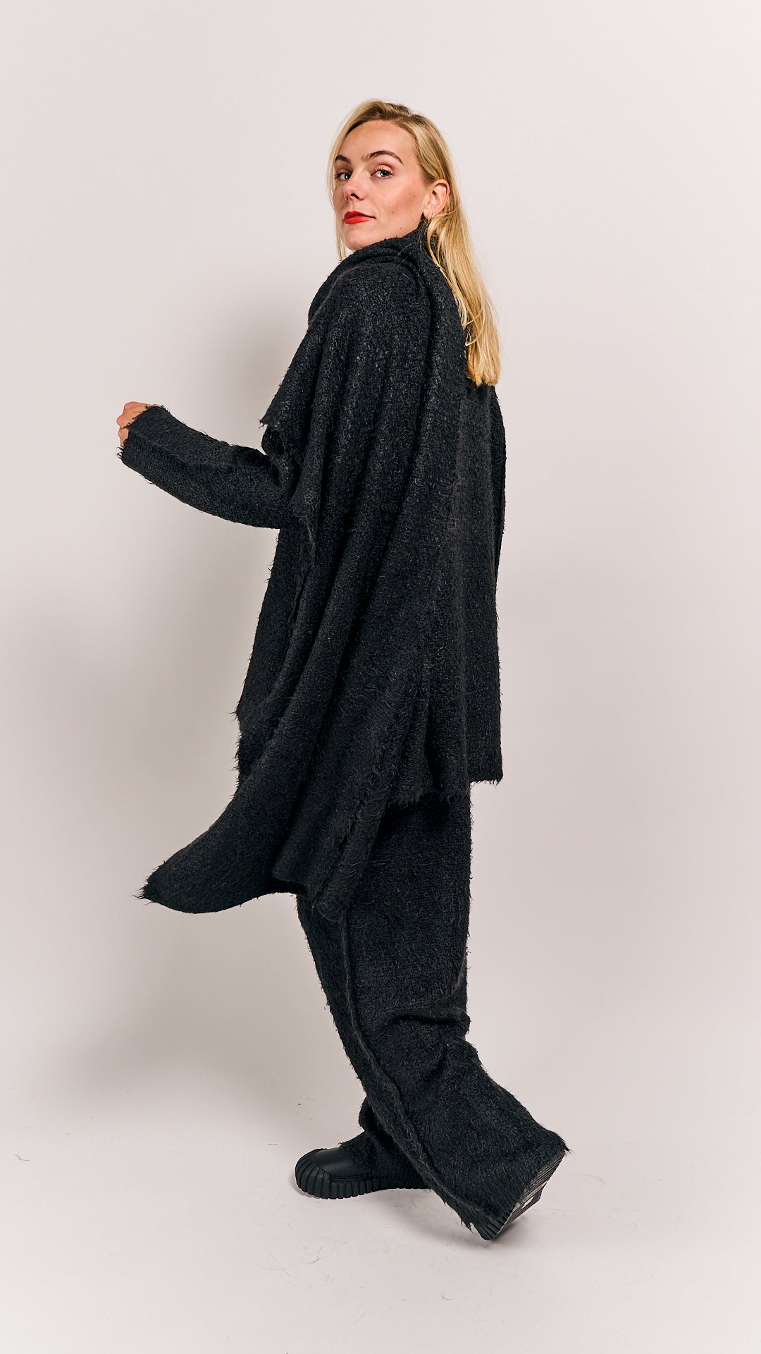 Rundholz Mainline Silk Shawl Black