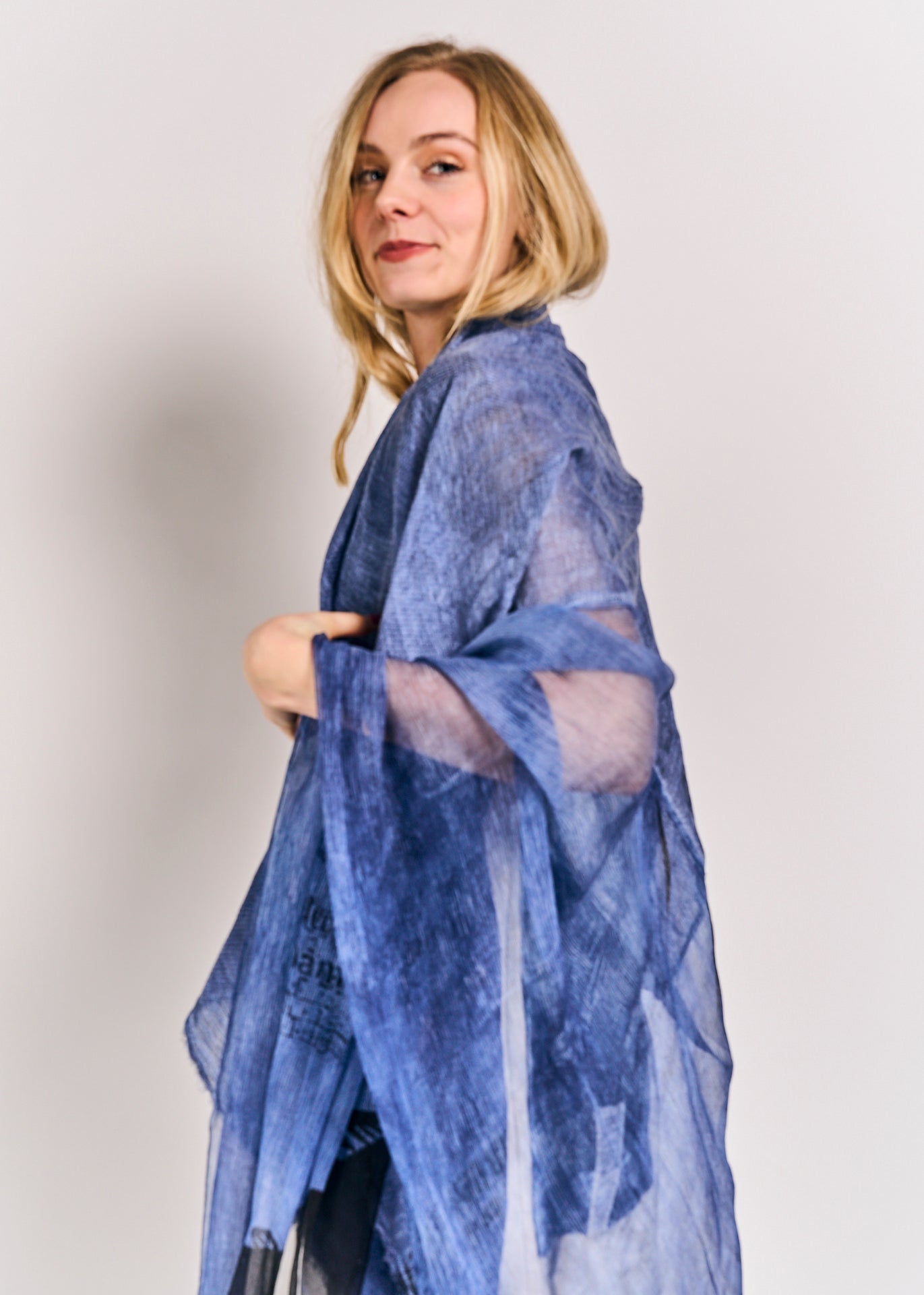 Rundholz Black Label Shawl Navy Print