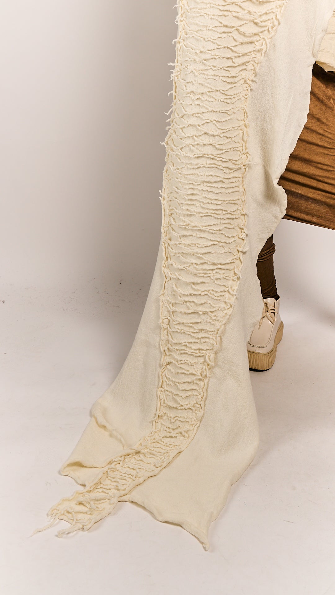 Rundholz DIP Shawl Ivory
