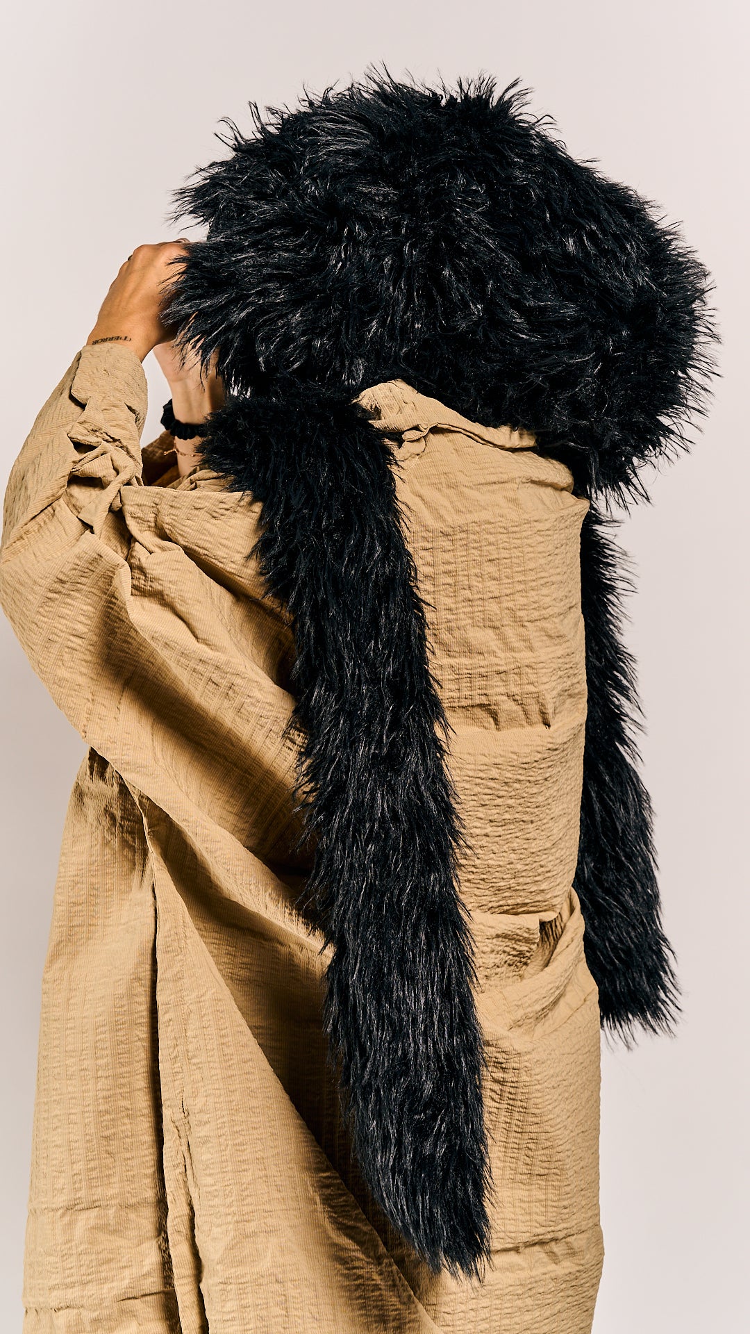 Rundholz DIP Shawl/Hood Black Cloud