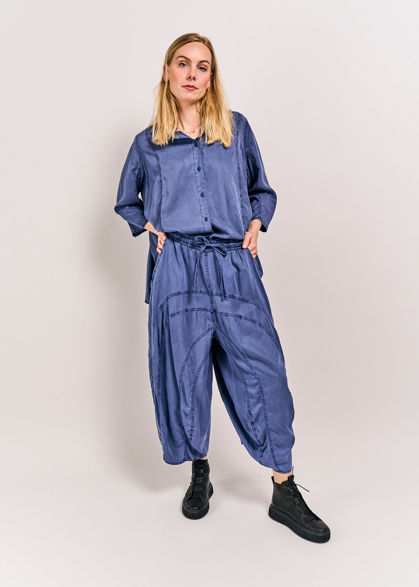 Rundholz Black Label Trousers Navy Pigment size Medium