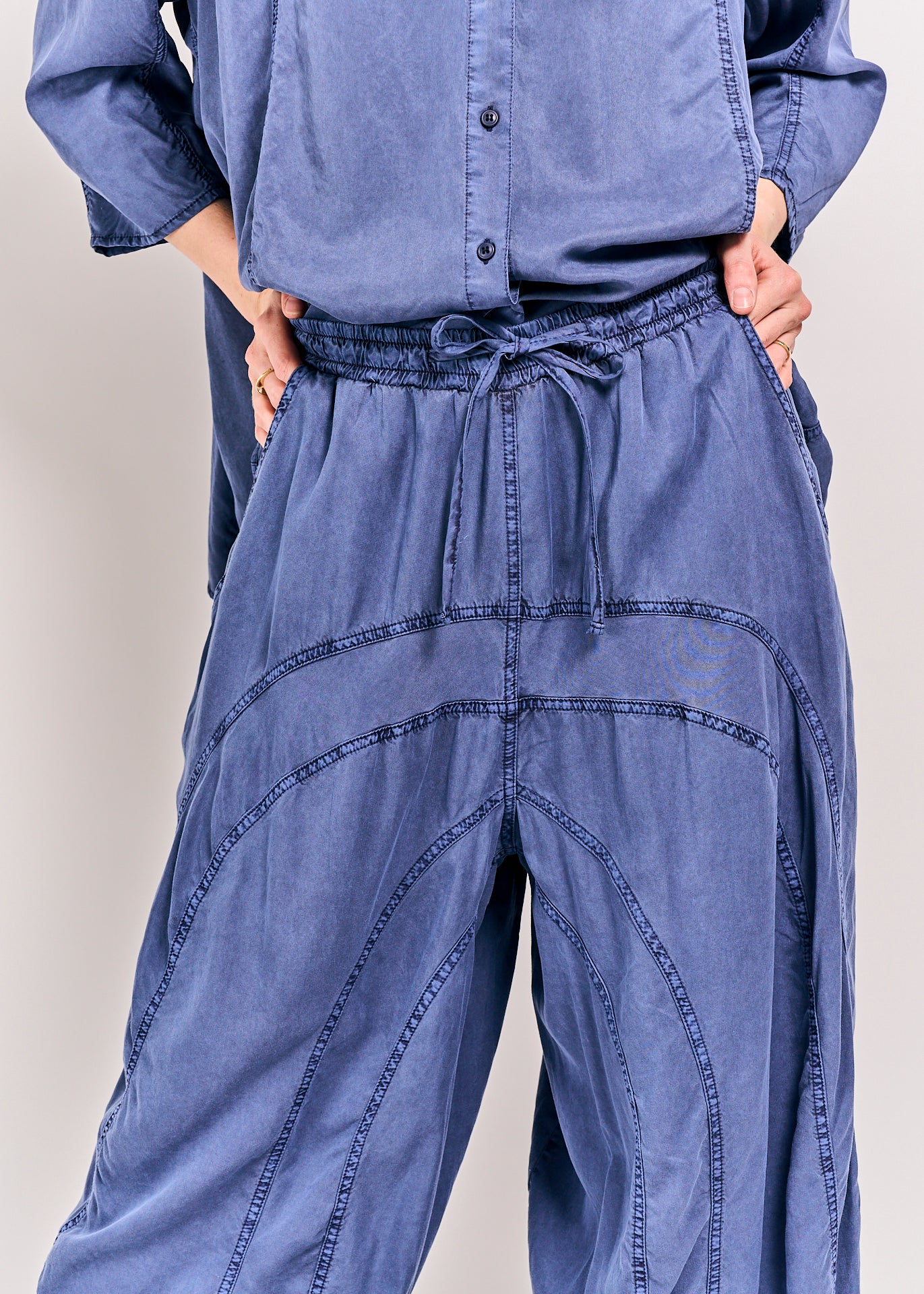 Rundholz Black Label Trousers Navy Pigment size Medium