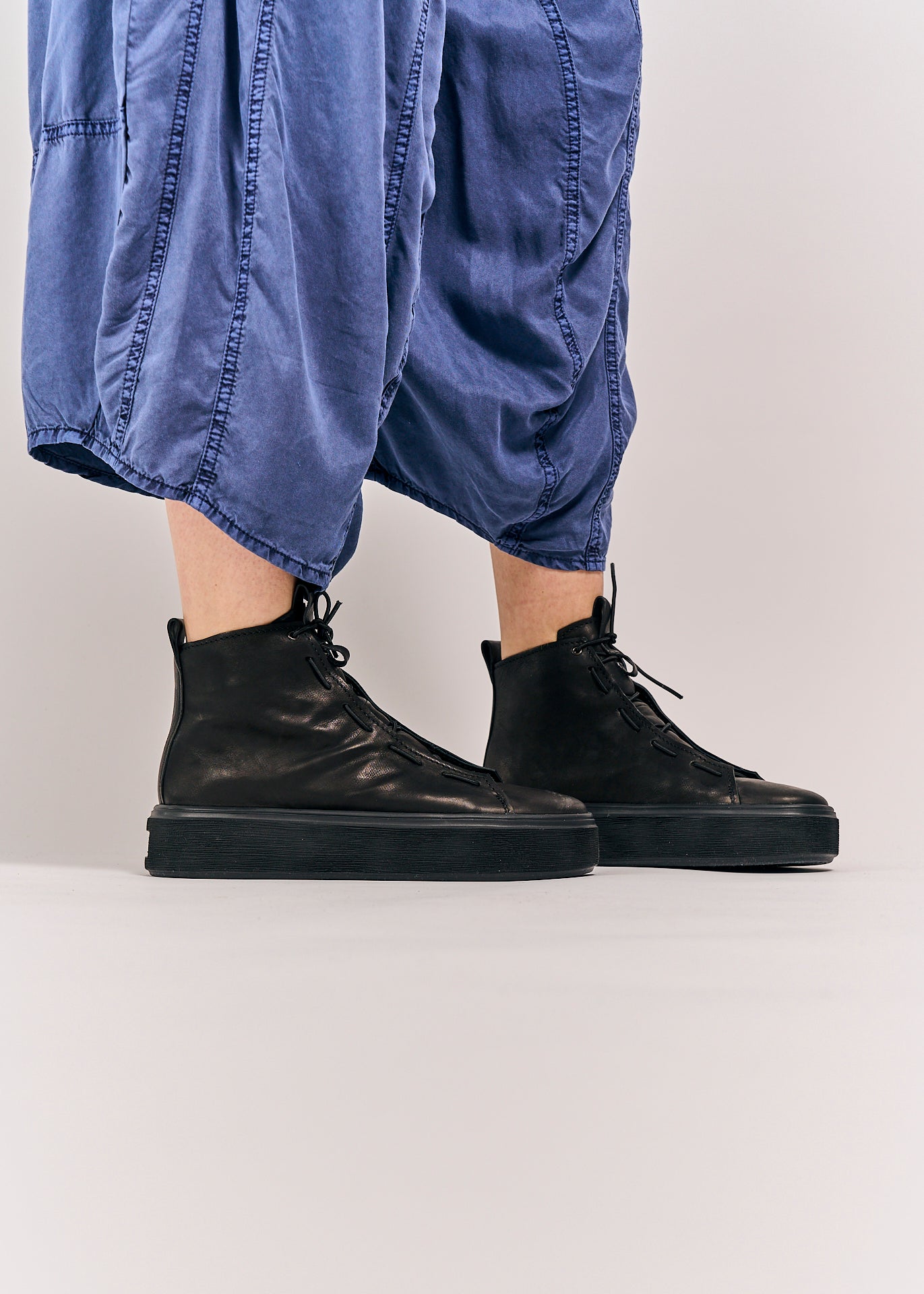 Puro Leather Sneakers In Focus Black