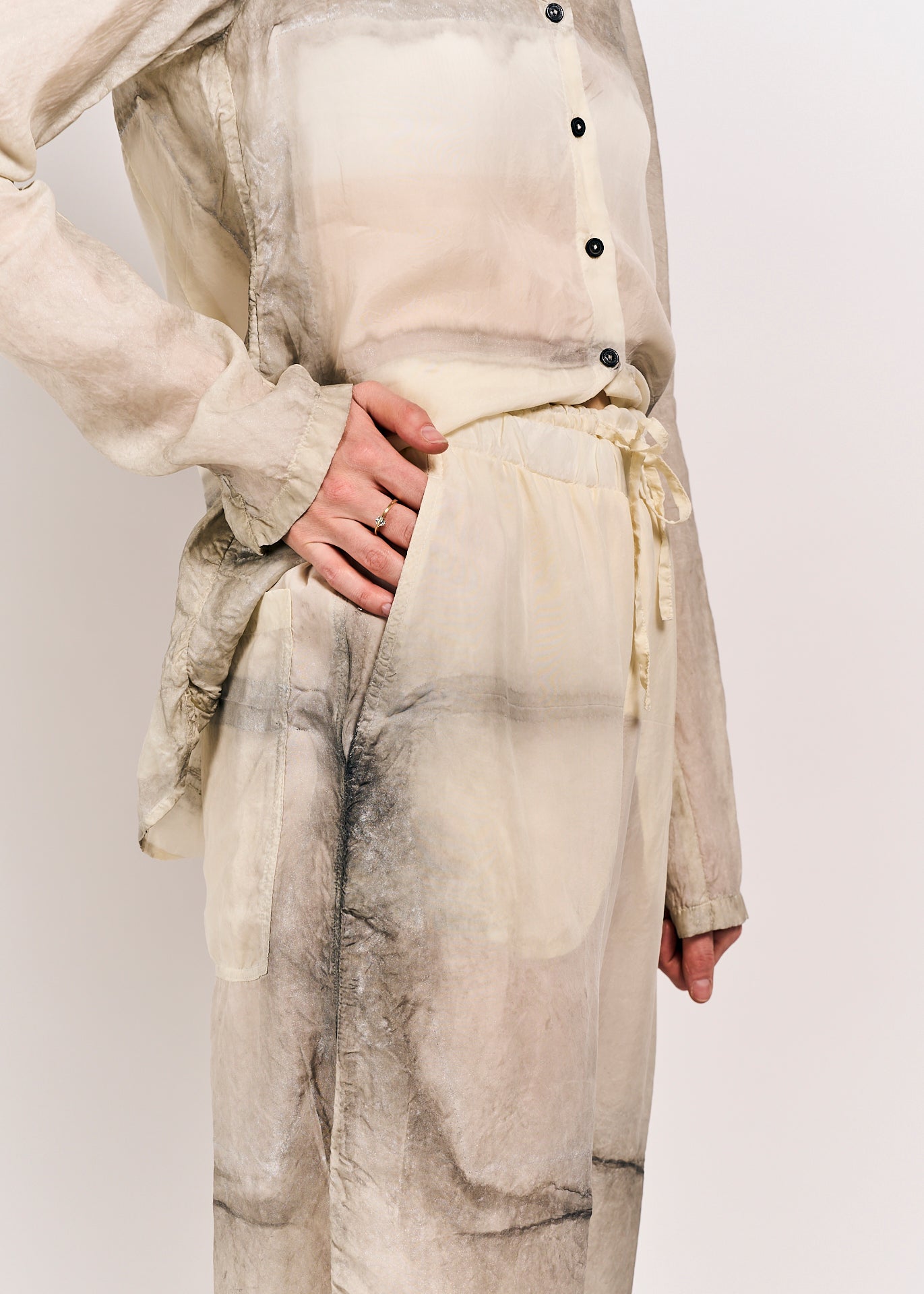 Rundholz trousers Moon Pigment