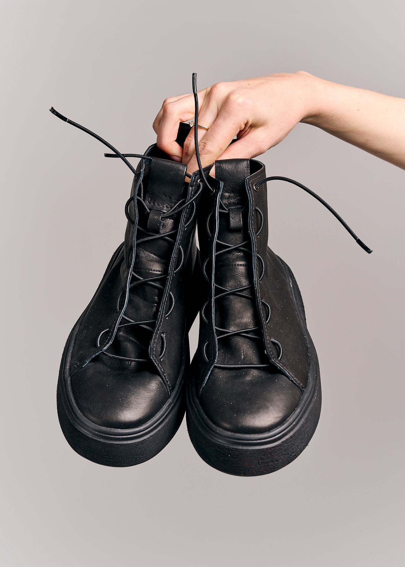 Puro Leather Sneakers In Focus Black