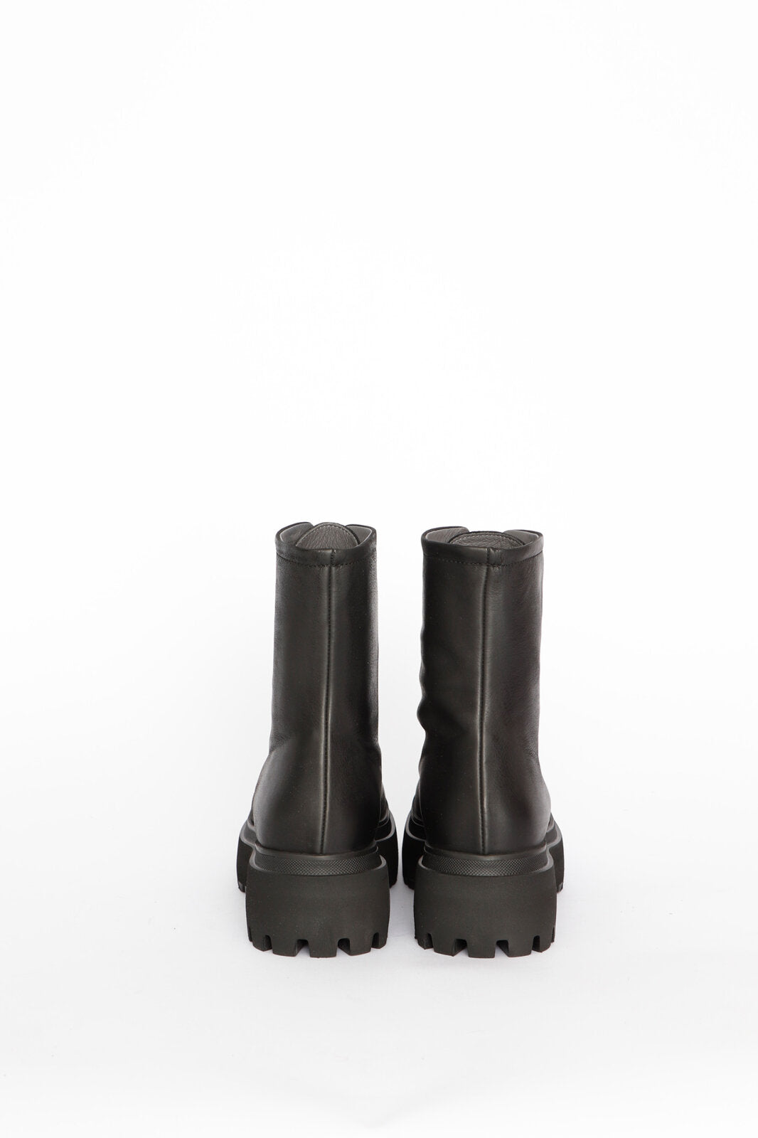 PRE-ORDER Lofina Boots Black