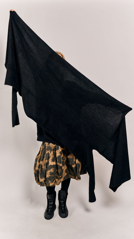 Rundholz Mainline Racoon Shawl Black