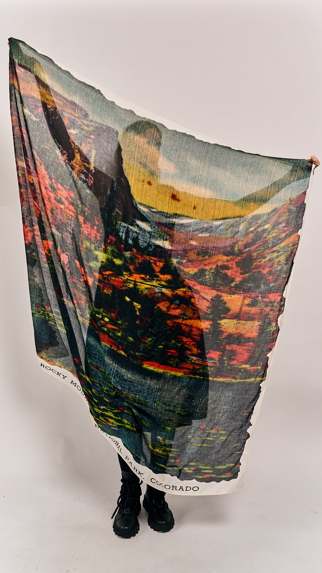 Rundholz Black Label Shawl Forest Print