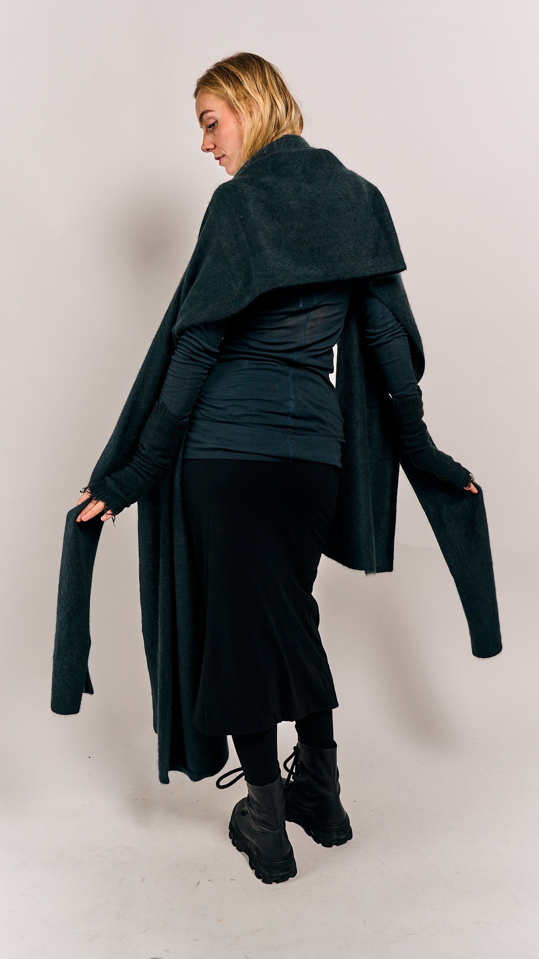 Rundholz Mainline Racoon Shawl Petrol