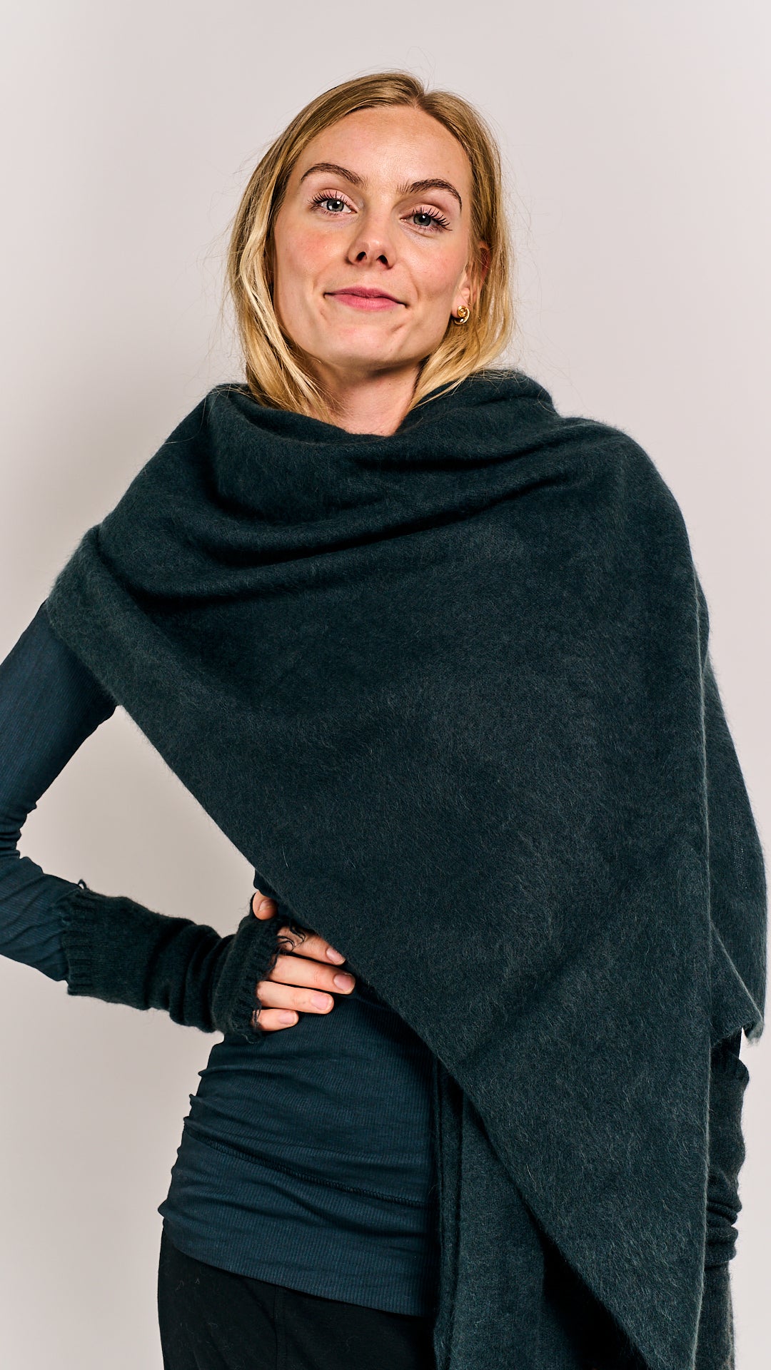 Rundholz Mainline Racoon Shawl Petrol