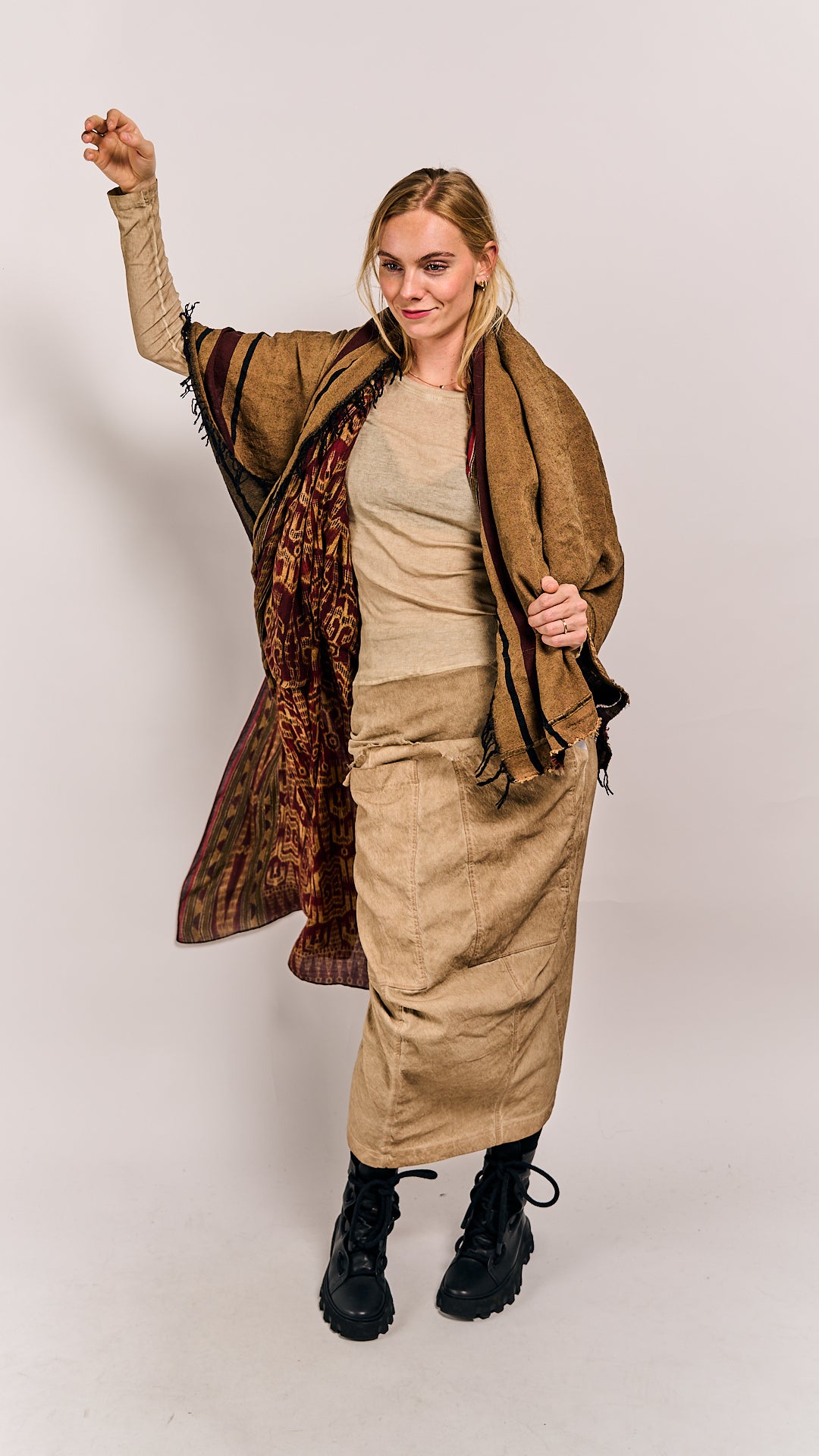 Rundholz DIP Shawl Clay Cloud Stripe