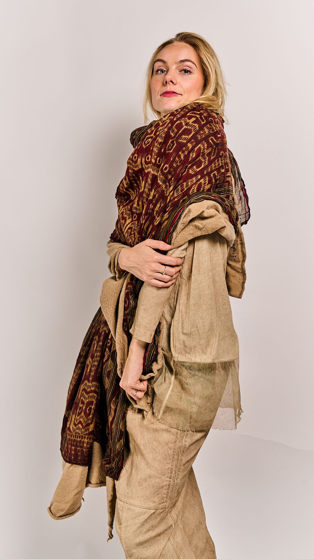 Rundholz DIP Shawl Clay