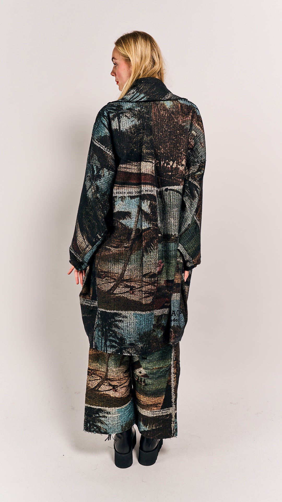 Rundholz DIP Coat Bermuda Print 3
