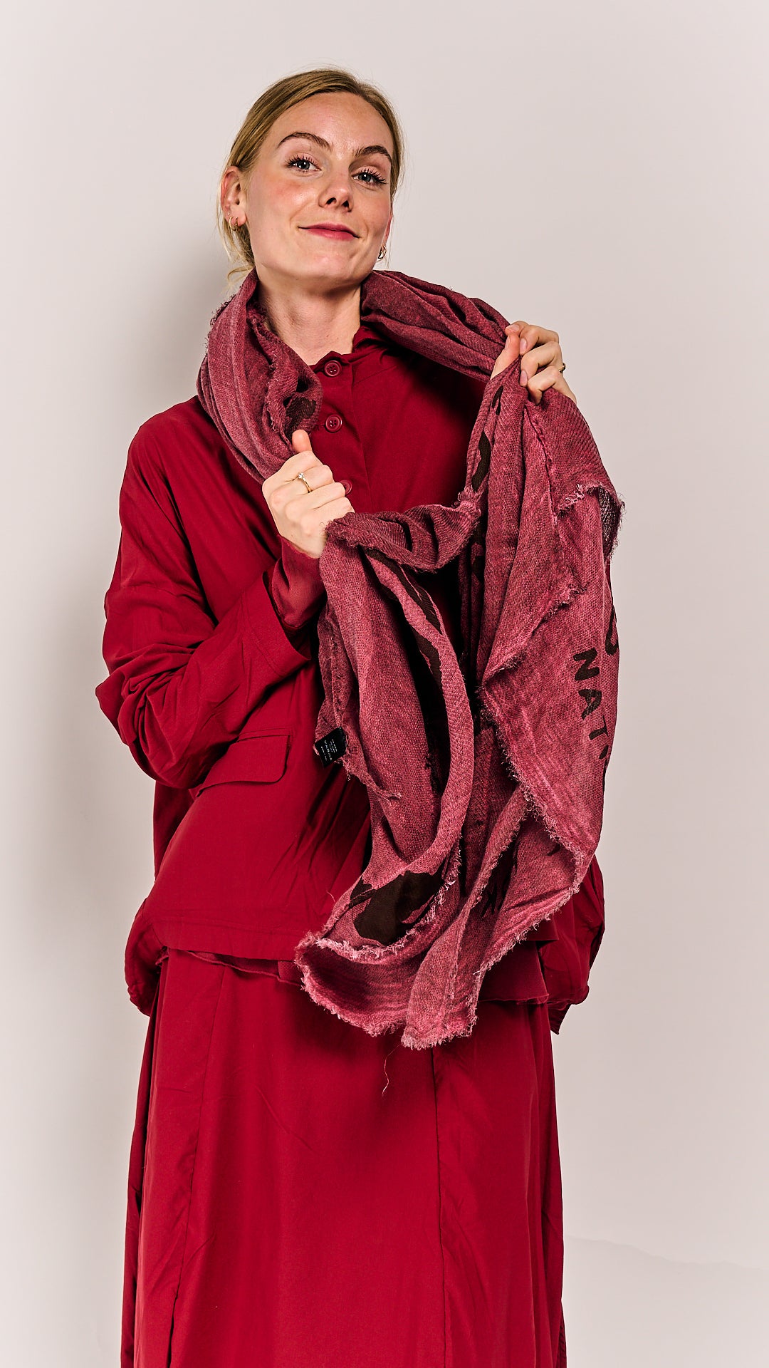 Rundholz Black Label Shawl Lava Print