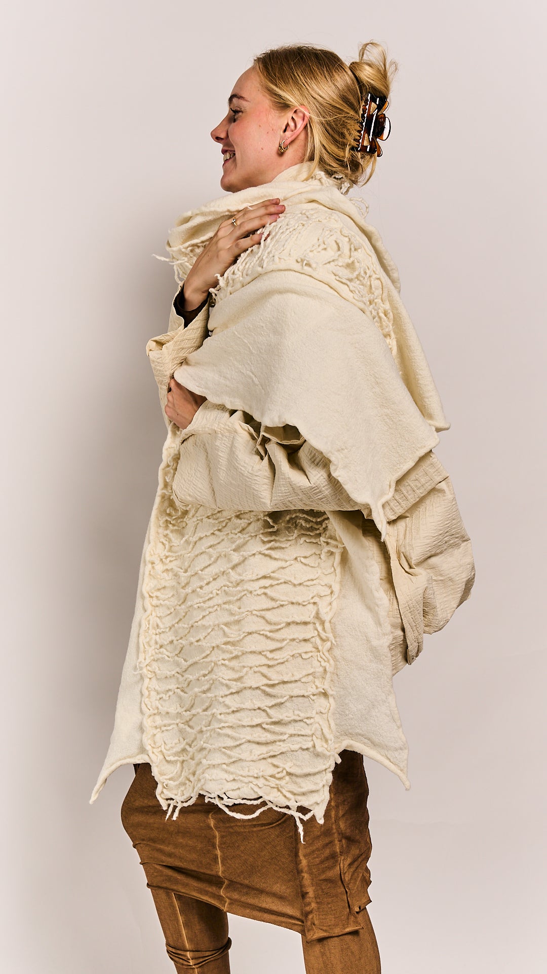 Rundholz DIP Shawl Ivory