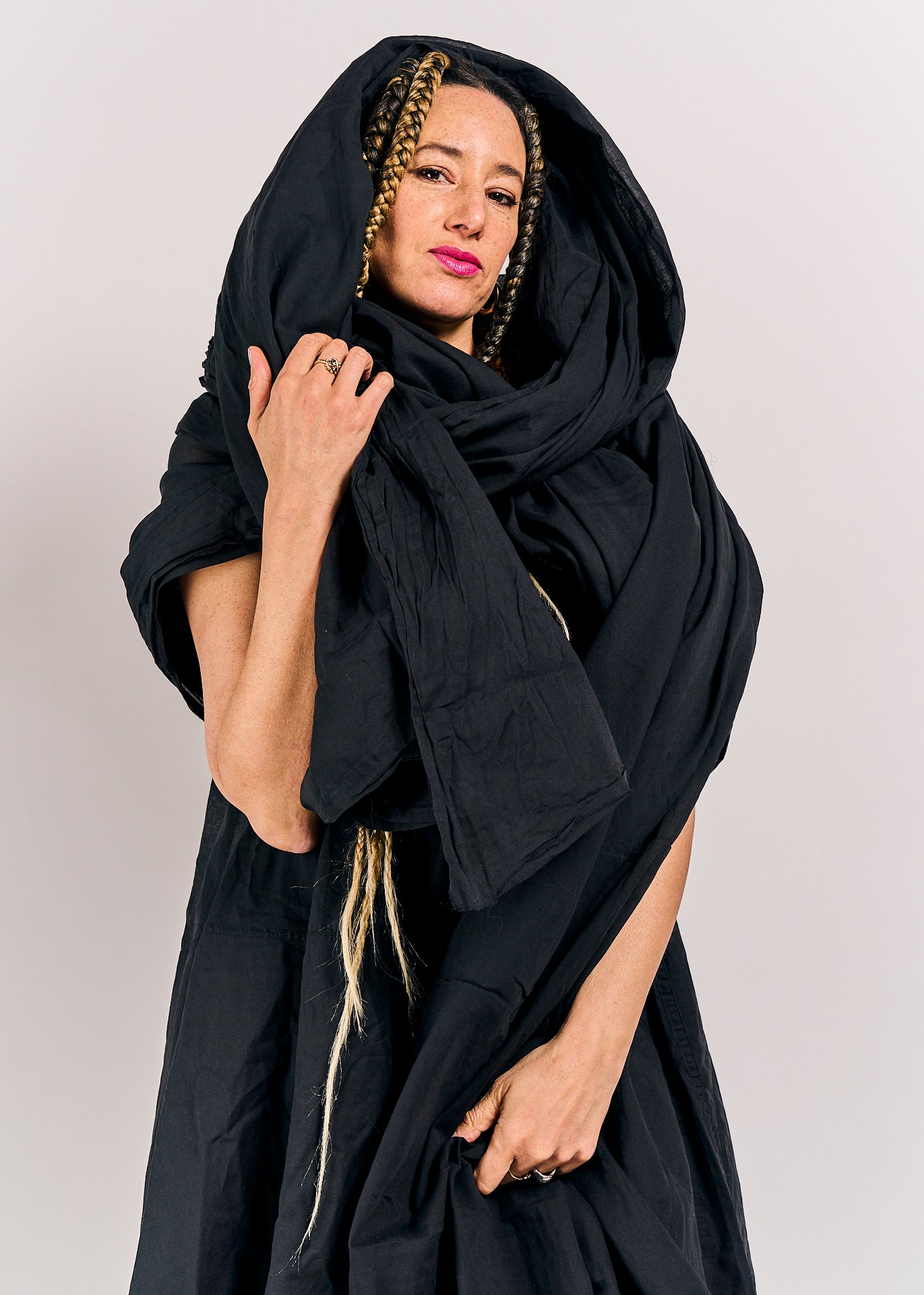 DIP Shawl Black Paper