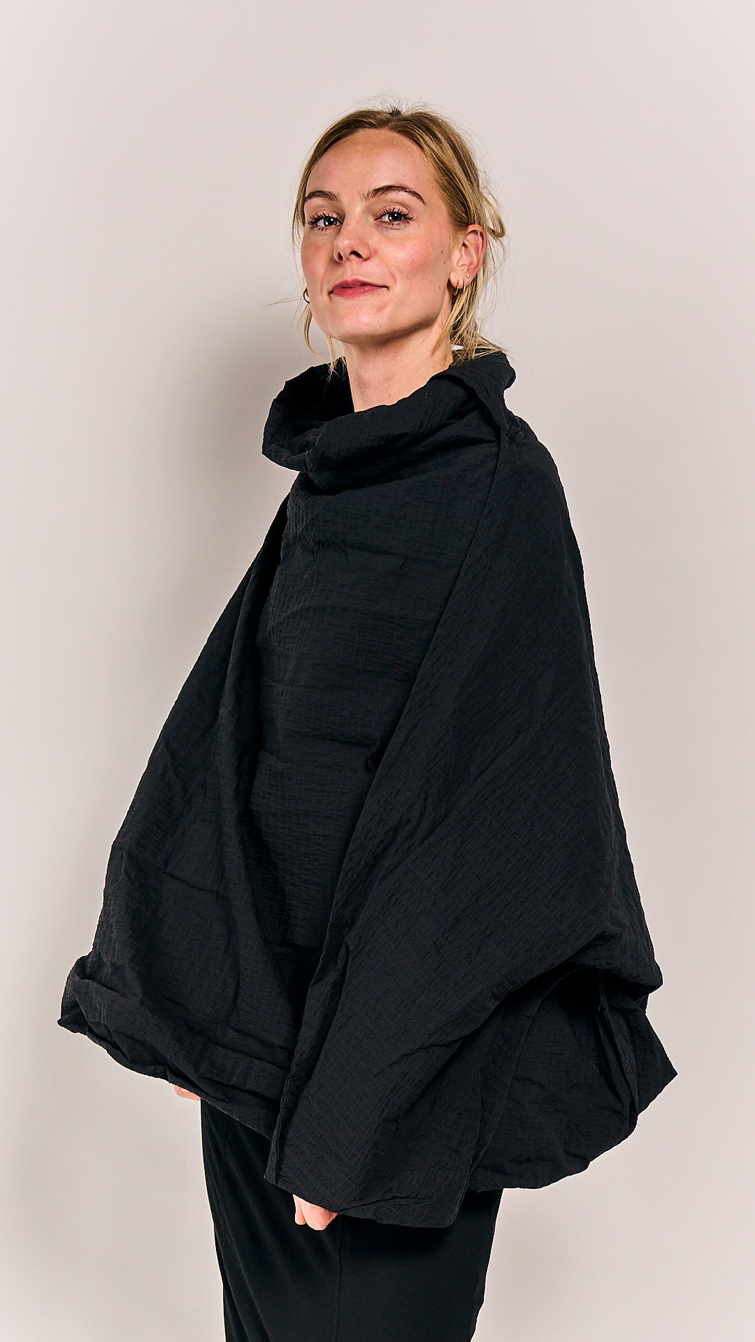 Rundholz DIP Pullover Black 3D Optic