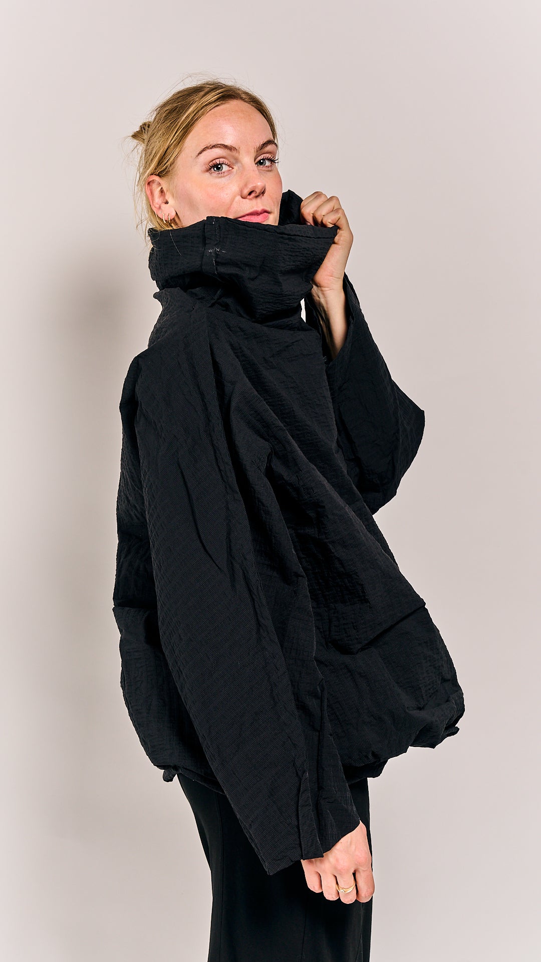 Rundholz DIP Pullover Black 3D Optic