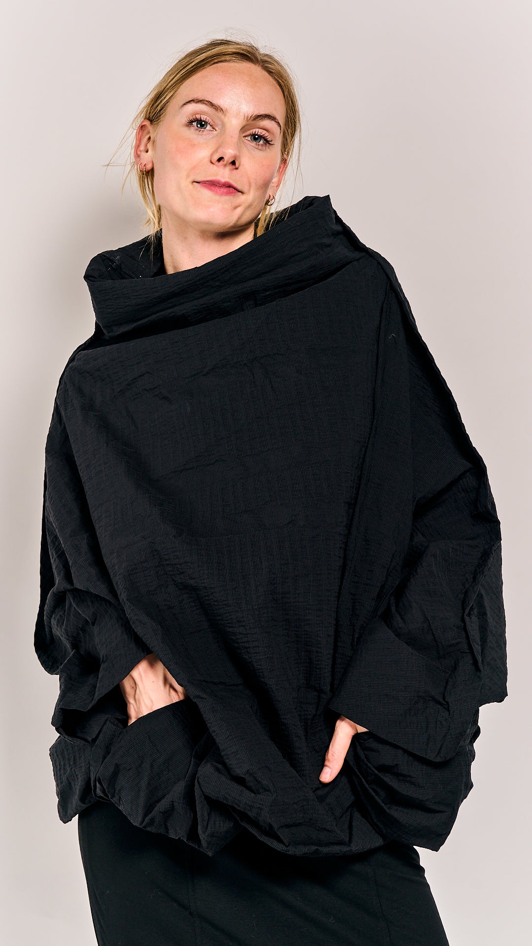 Rundholz DIP Pullover Black 3D Optic