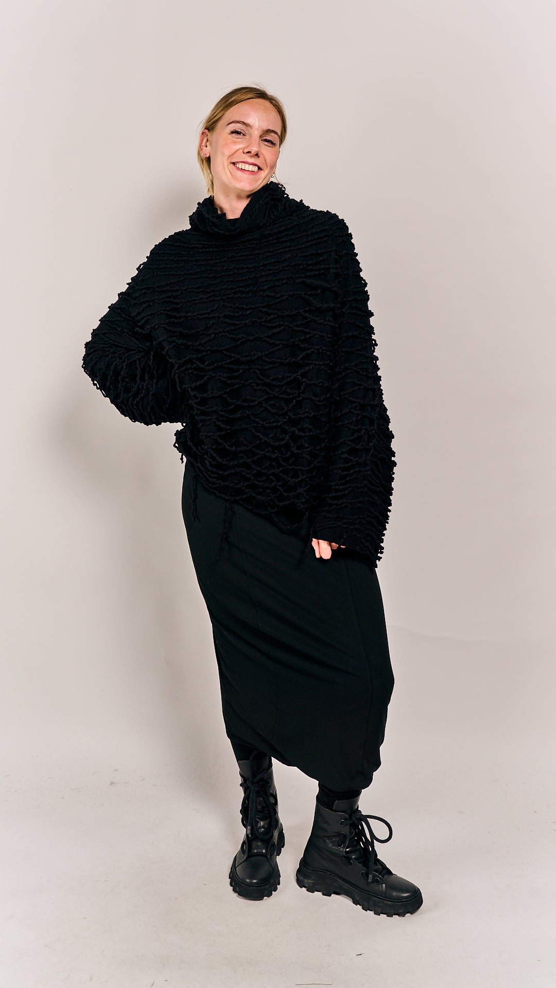 Rundholz DIP Pullover Black