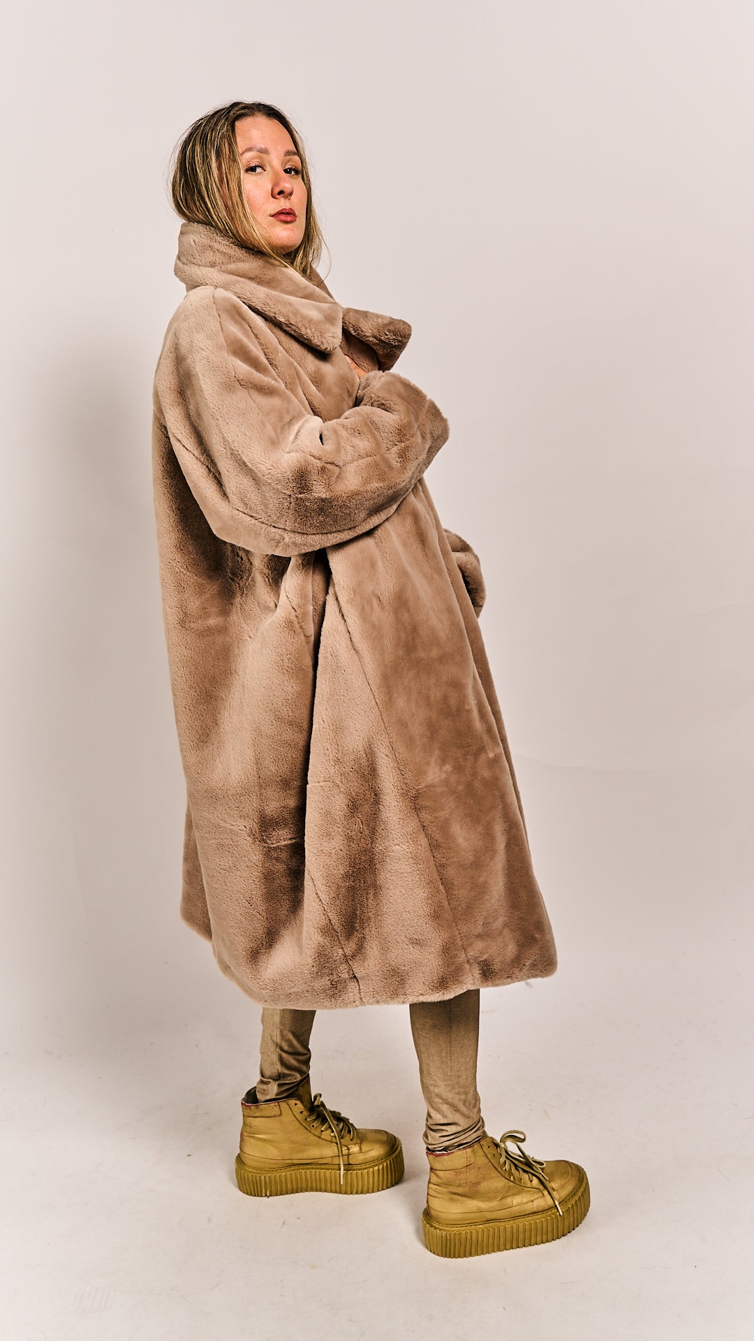 Rundholz Black Label Coat Sand