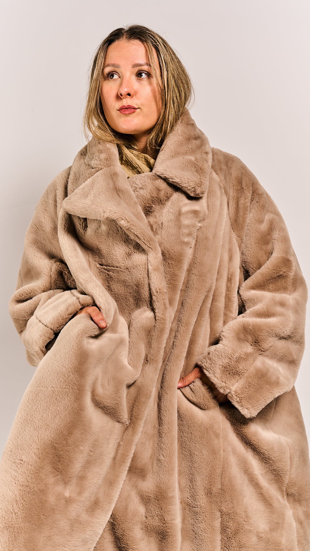 Rundholz Black Label Coat Sand