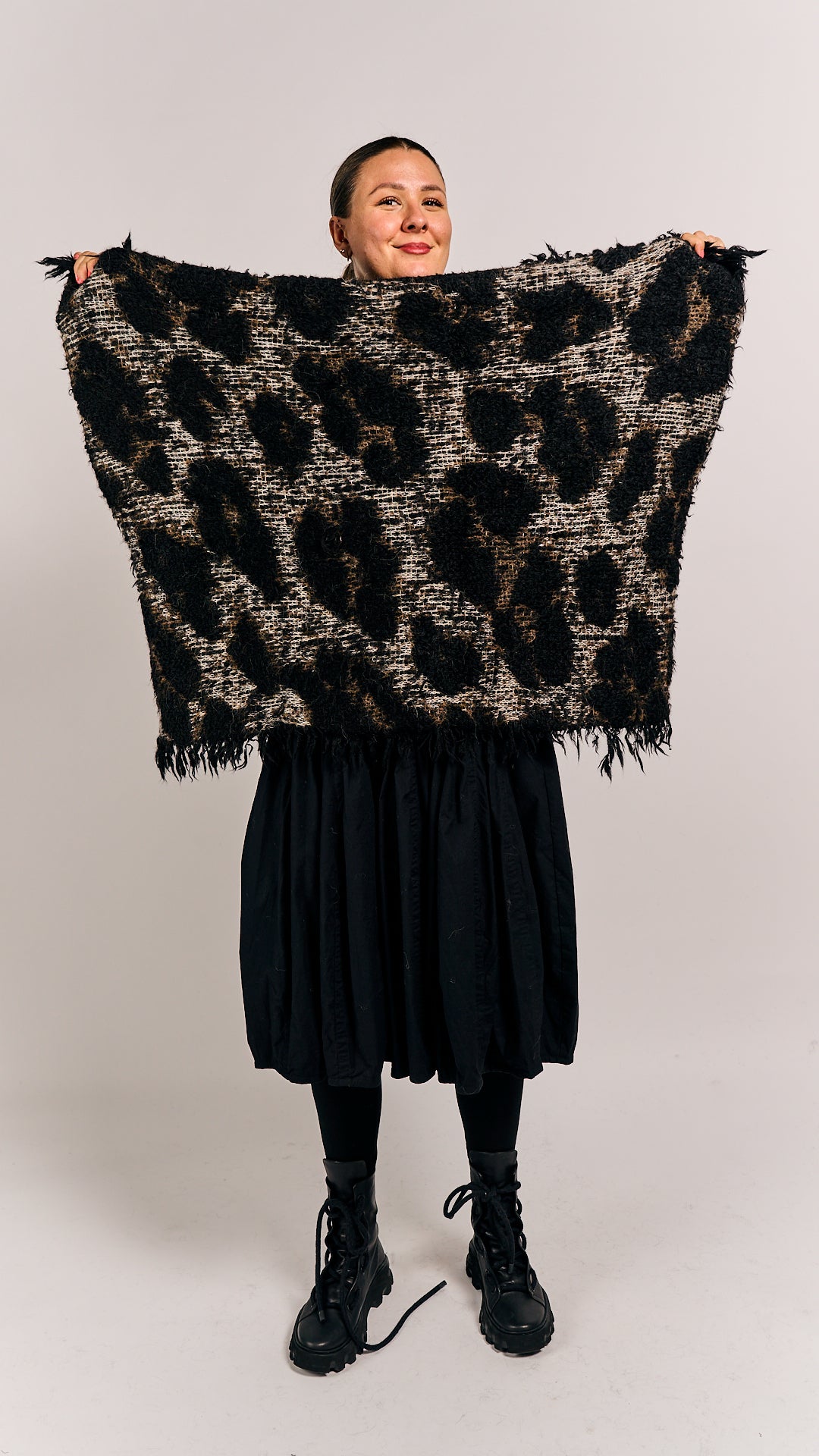 Rundholz Mainline Shawl Leo Jacquard