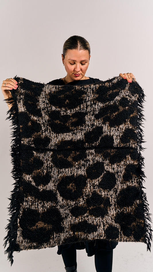 Rundholz Mainline Shawl Leo Jacquard