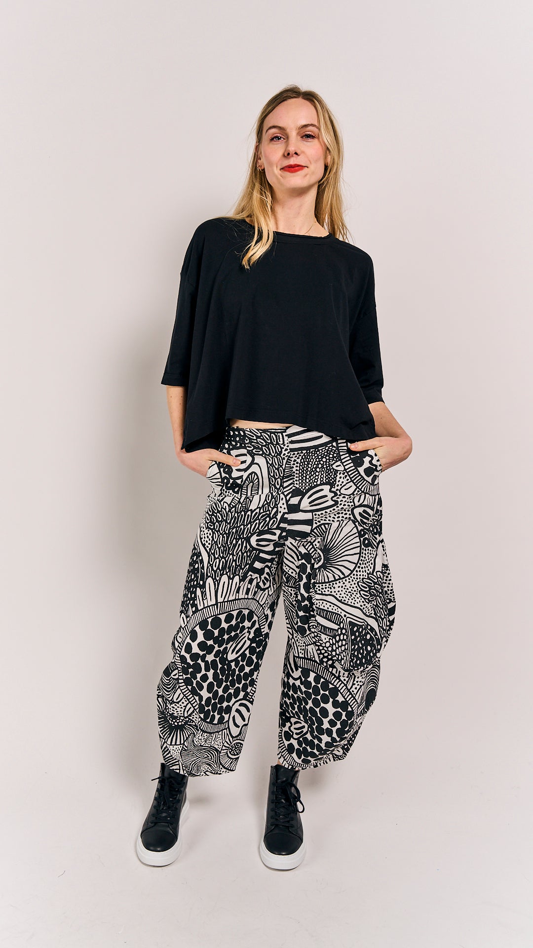 Rundholz Black Label Trousers Black Print size Extra Small