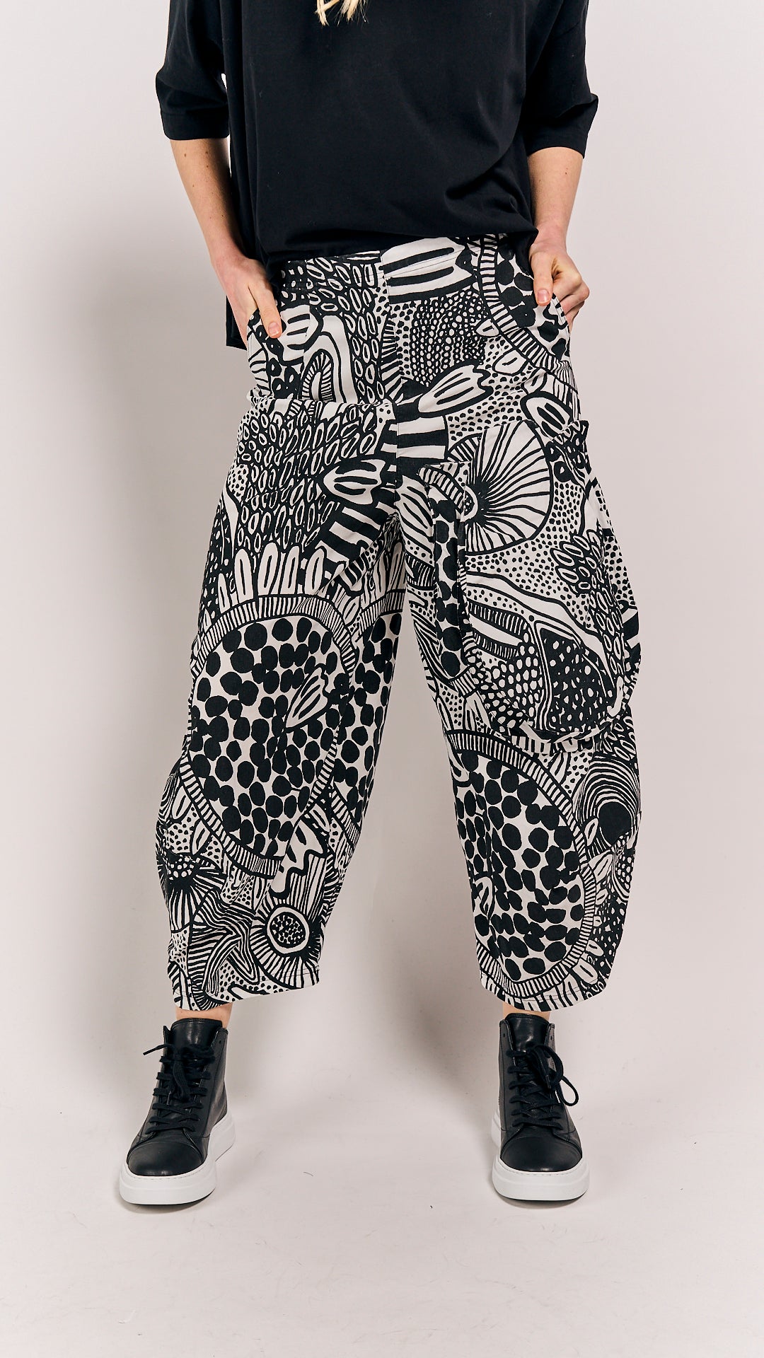 Rundholz Black Label Trousers Black Print size Extra Small