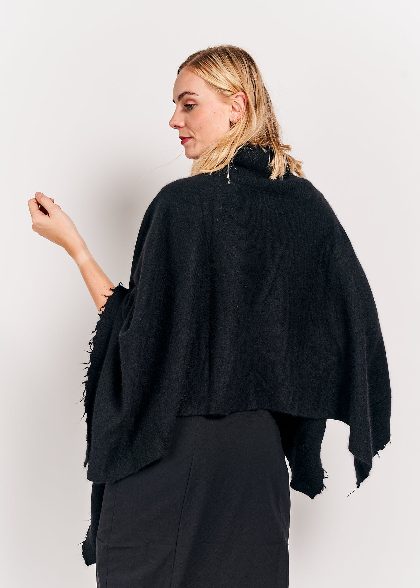 Rundholz DIP Poncho-Shawl Black