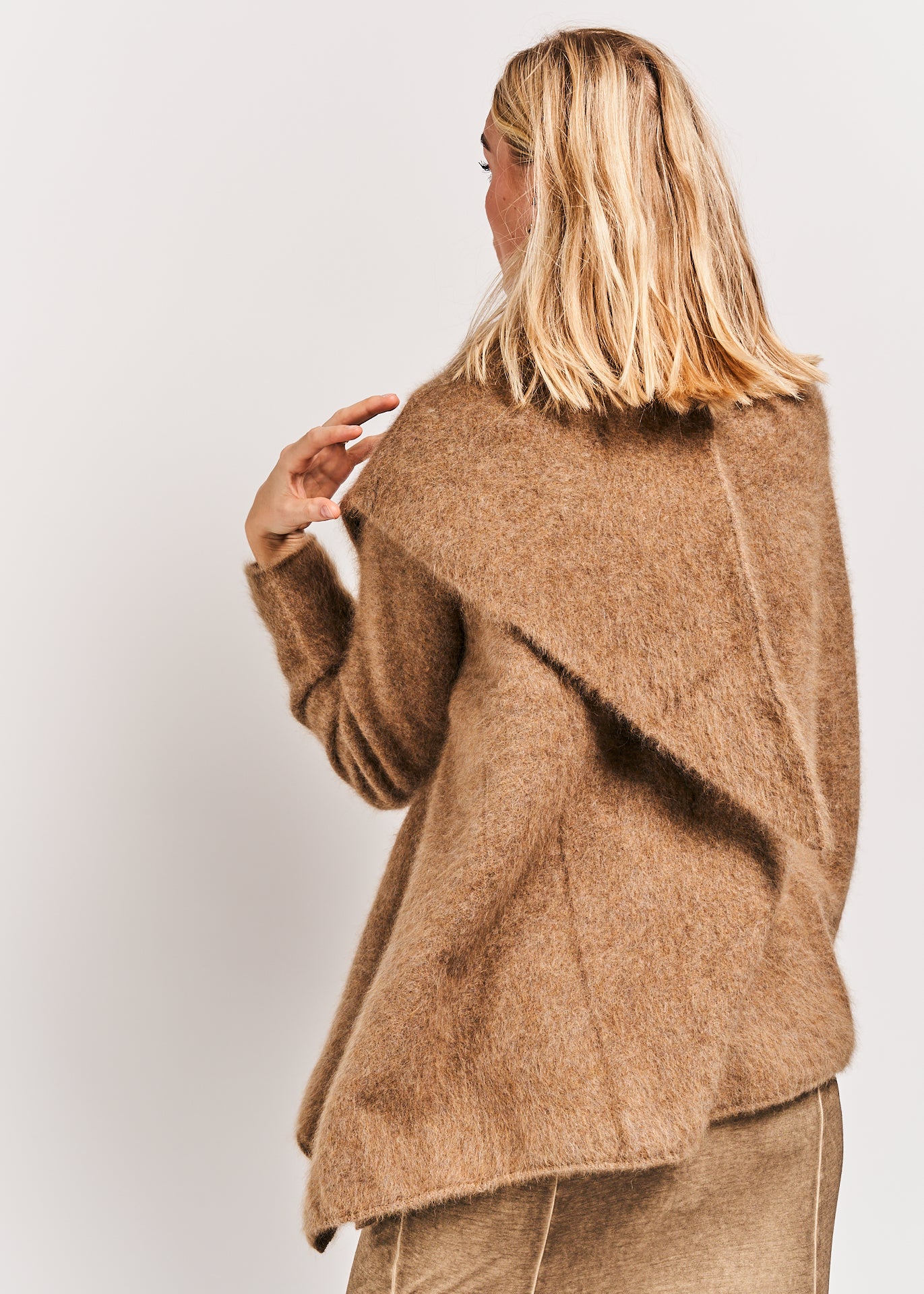 Rundholz Mainline Raccoon Pullover Camel Mel