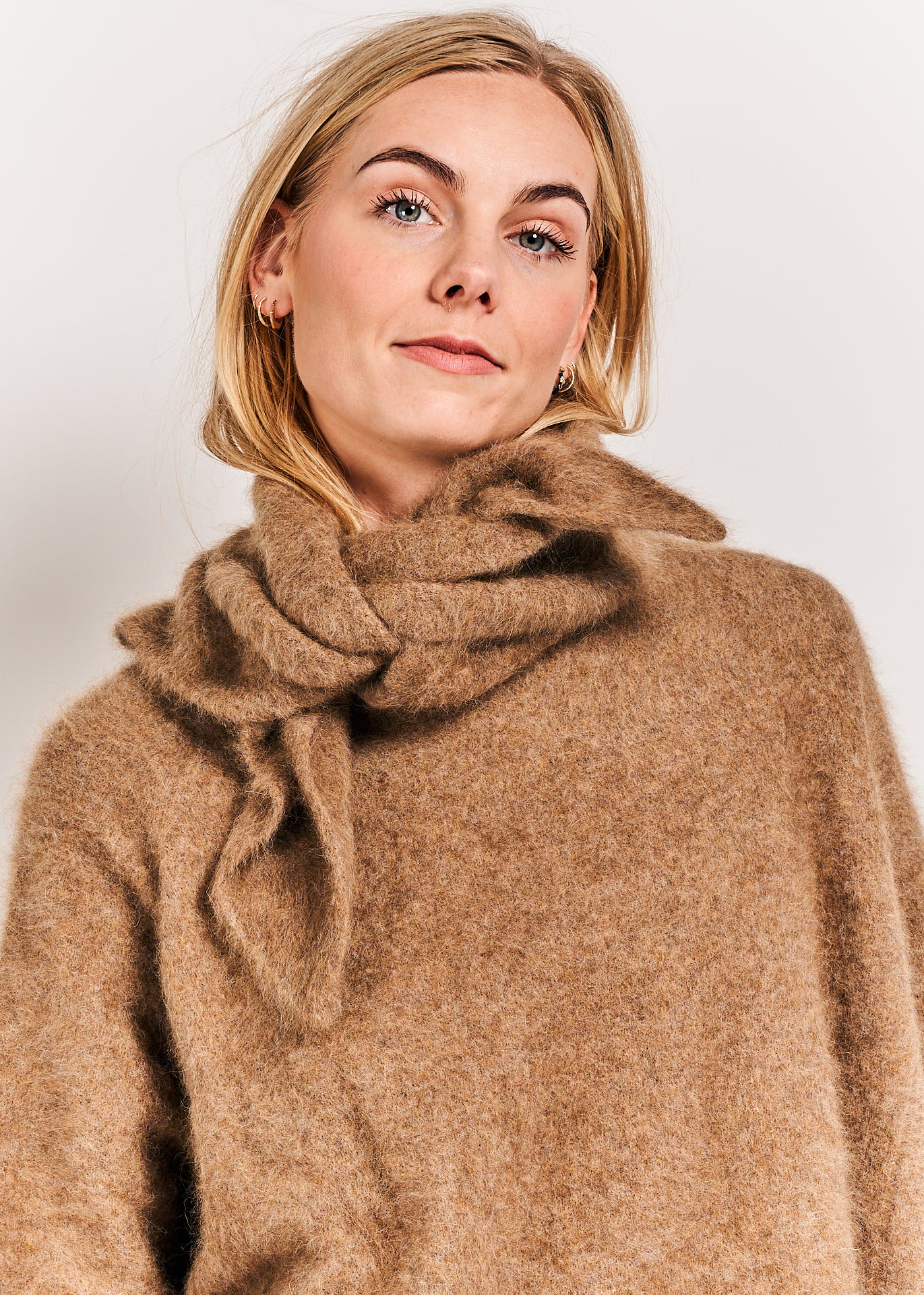 Rundholz Mainline Raccoon Pullover Camel Mel